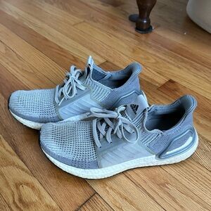 Women Size 9 Ultra Boost
